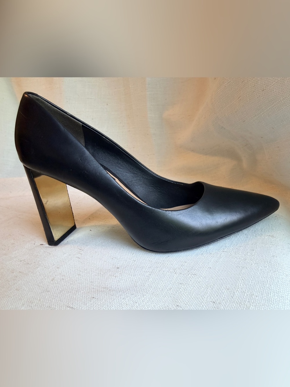 Donna Karan New York Black Leather Pointed Block Heel Pumps Approx 7.5